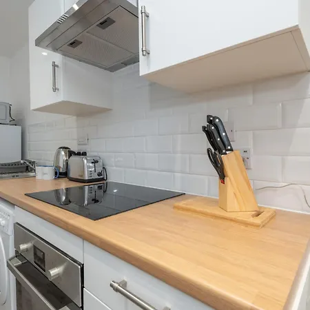 Thornhill House Serviced Apartments Wakefield Exterior photo