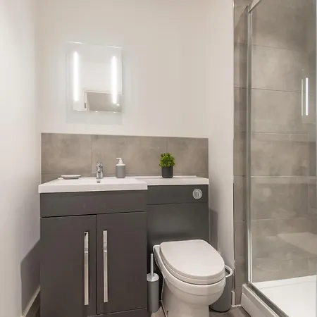 Thornhill House Serviced Apartments Wakefield Exterior photo