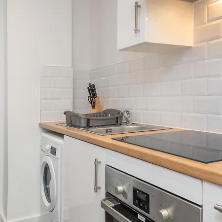 Thornhill House Serviced Apartments Wakefield Exterior photo