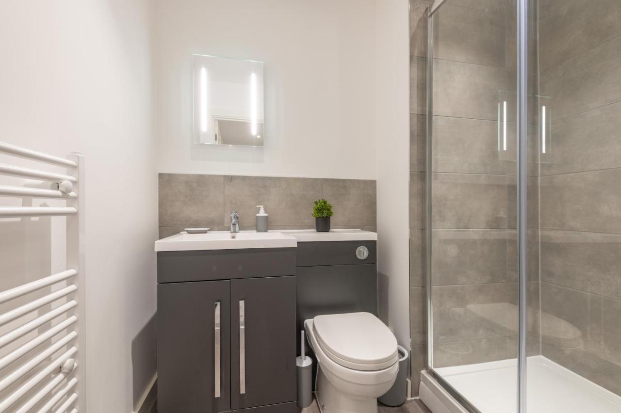 Apartment Thornhill House Serviced