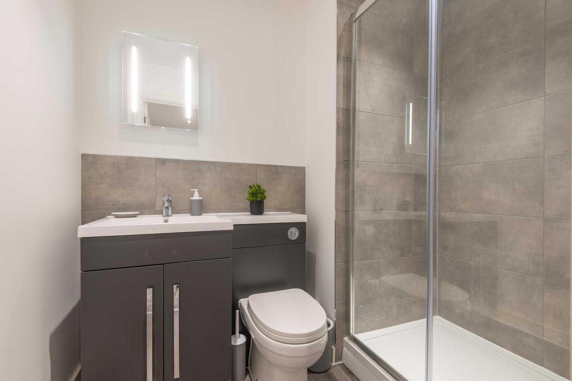 Thornhill House Serviced