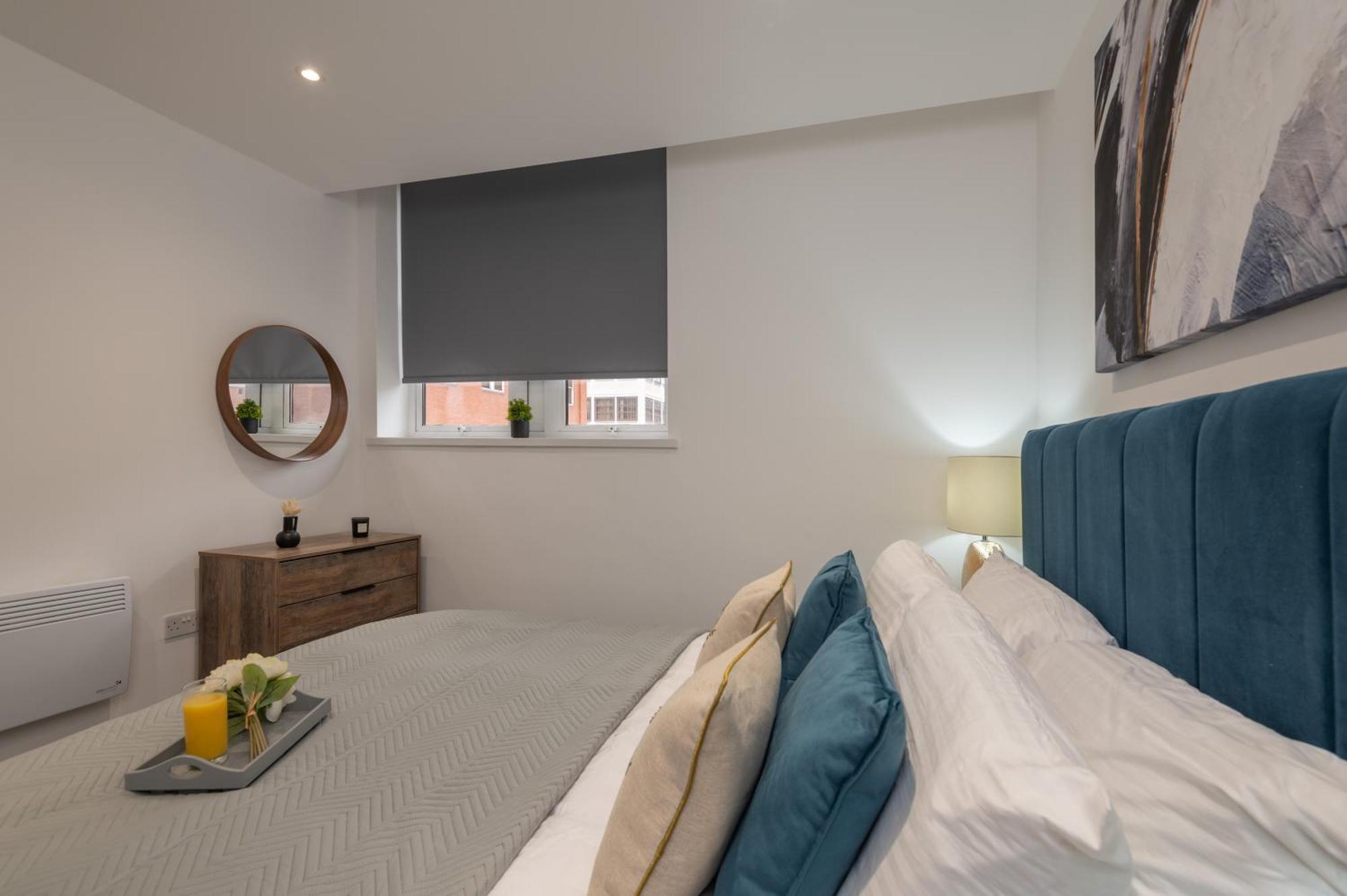 Thornhill House Serviced * Wakefield
